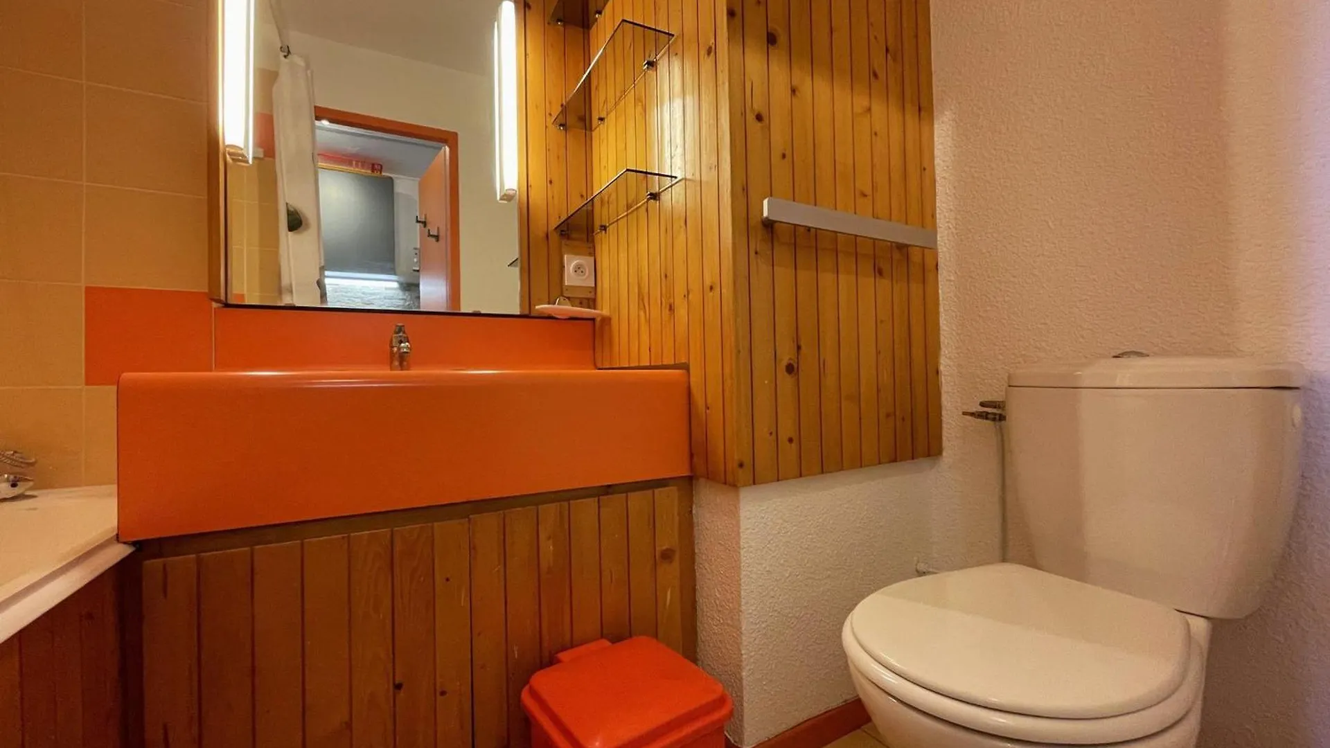 דירה סן-מרטין-דה-בלוויל Studio Cosy Pour 2 Pers, Centre Des Menuires, Au Pied Des Pistes - Fr-1-452-273